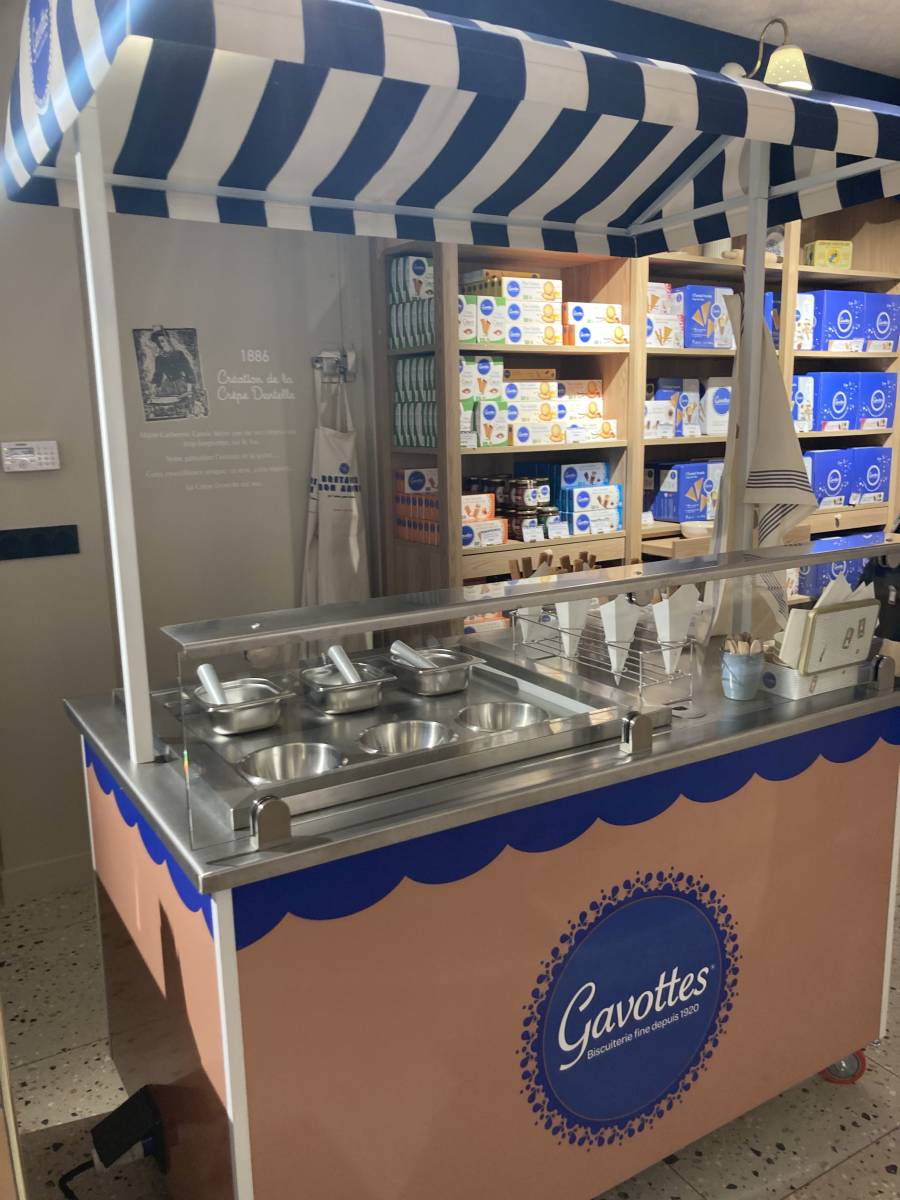 Fabrication d'un stand réfrigéré sur mesure pour animations promotionnelles et événementielles à Saint-Malo 35