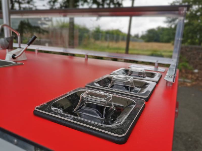 vente remorque cuisine tout aménagé pour être tracté par un vélo ou un triporteur à Niort 79