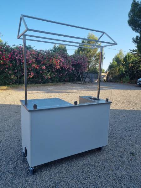 Stand bar personnalisable avec tonnelle repliable à Nantes 44