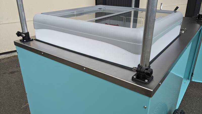 Chariot à glace ambulant pour vente en extérieur pour glacier à Bordeaux 33