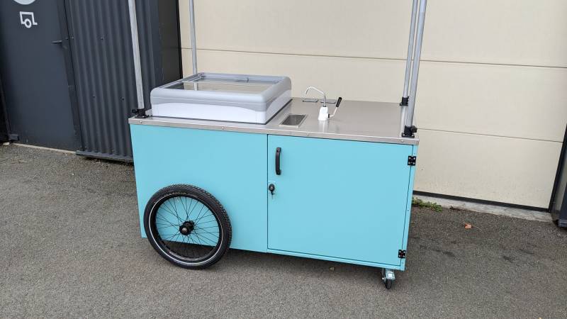 Kiosque Ambulant leader des chariots à glace pour vente ambulante, mobile à Paris 75