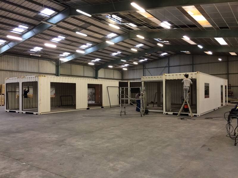 Transformation et aménagement de container bar à Le Havre 76